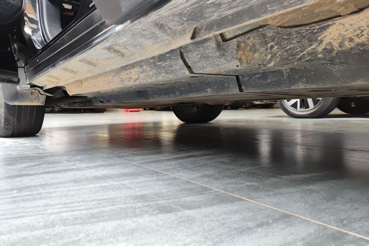 丰田 威兰达 2023款 2.0L CVT两驱豪华PLUS版局部细节9003