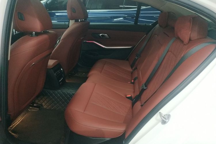 宝马3系 2025款 325Li M运动套装中控内饰21