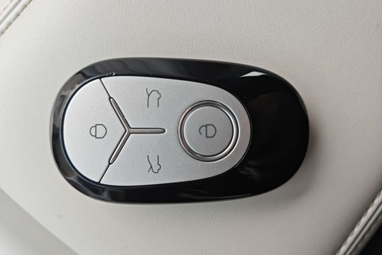 吉利银河 星愿 2025款 UP 410km 探索+版中控内饰7001