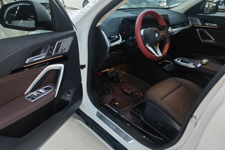 宝马X1 2023款 sDrive25Li X设计套装中控内饰20