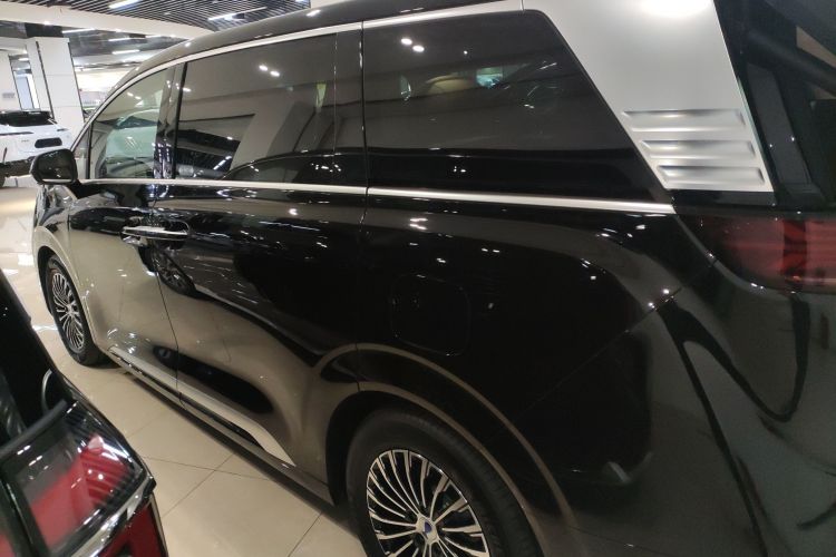 腾势D9 2024款 DM-i 980 四驱尊贵型车身外观4