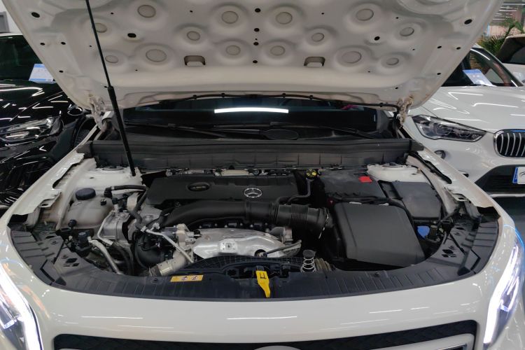 奔驰GLB 2022款 GLB 220 动感型机舱底盘24