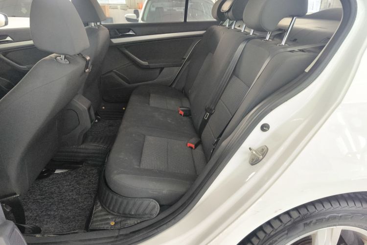 大众 朗逸 2018款 经典 1.5L 手动风尚版 国VI中控内饰21