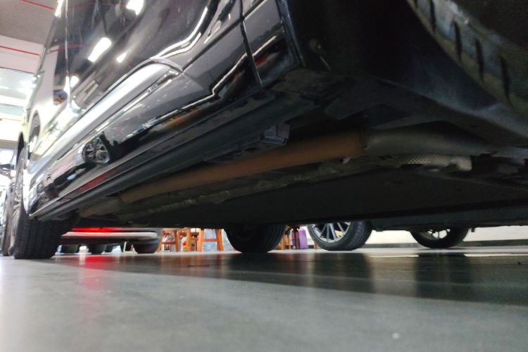 腾势D9 2022款 DM-i 970 四驱尊荣型机舱底盘29