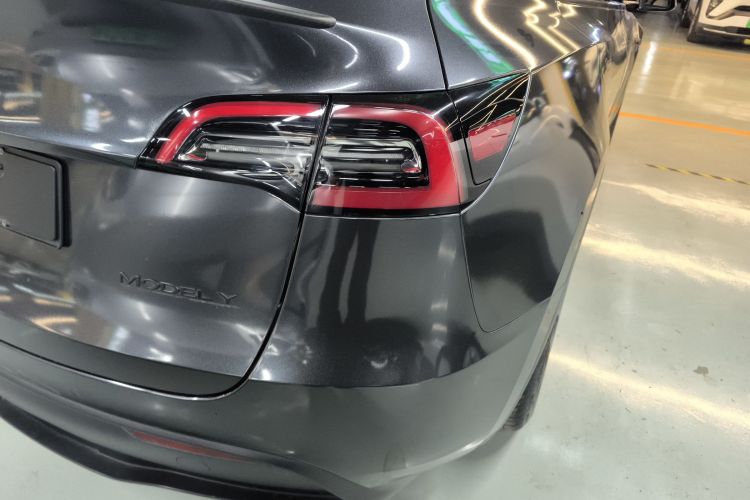 特斯拉 Model Y 2021款 Performance高性能全轮驱动版车身外观6006