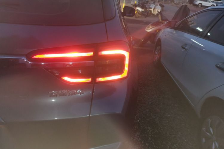 奇瑞 瑞虎5x 2019款 HERO 1.5L CVT时尚版车身外观9