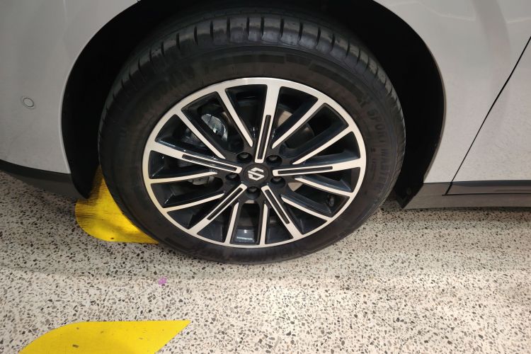 零跑汽车 零跑B10 2025款 510激光雷达版车身外观6002