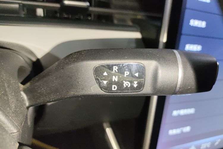 哪吒汽车 哪吒AYA 2023款 401 Lite中控内饰18