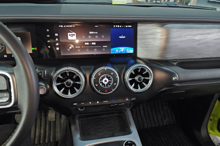 坦克300 2022款 2.0T 坦克游侠中控内饰16