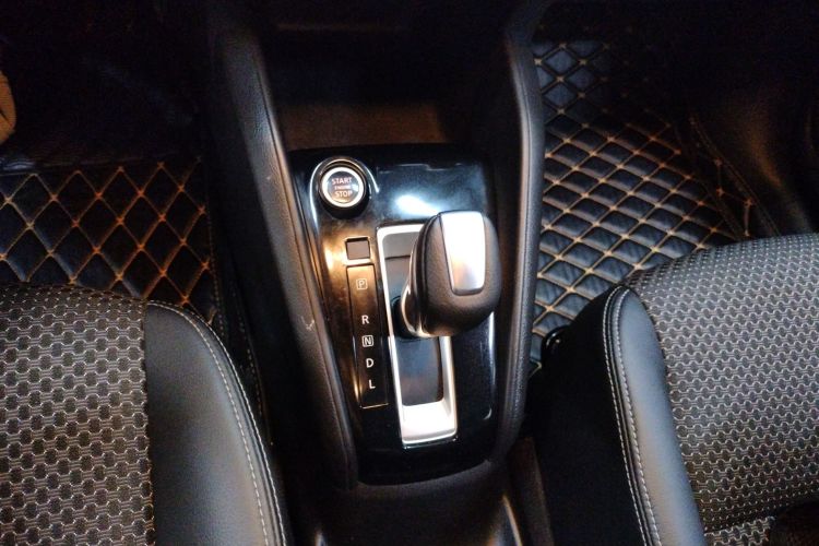 日产 劲客 2018款 1.5L CVT智联豪华版中控内饰18