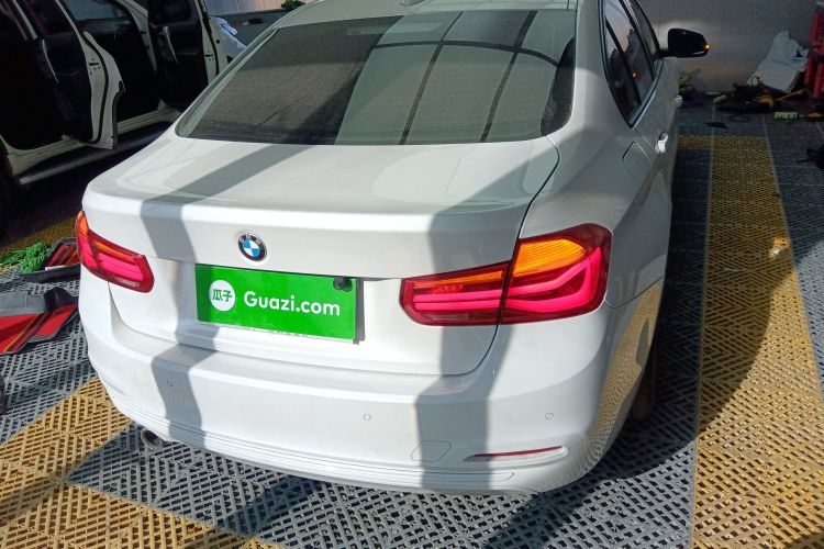 宝马3系 2018款 318i车身外观6