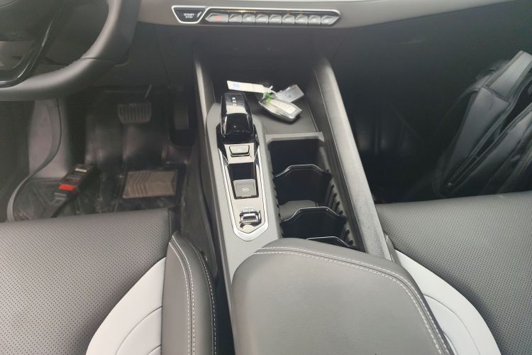 吉利汽车 2024款 缤瑞COOL 1.5T DCT冠军版局部细节18