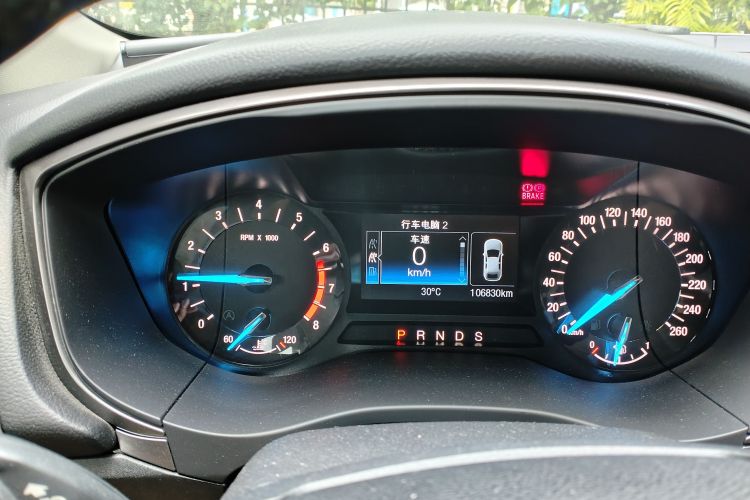 福特 蒙迪欧 2017款 EcoBoost 180 时尚型中控内饰14