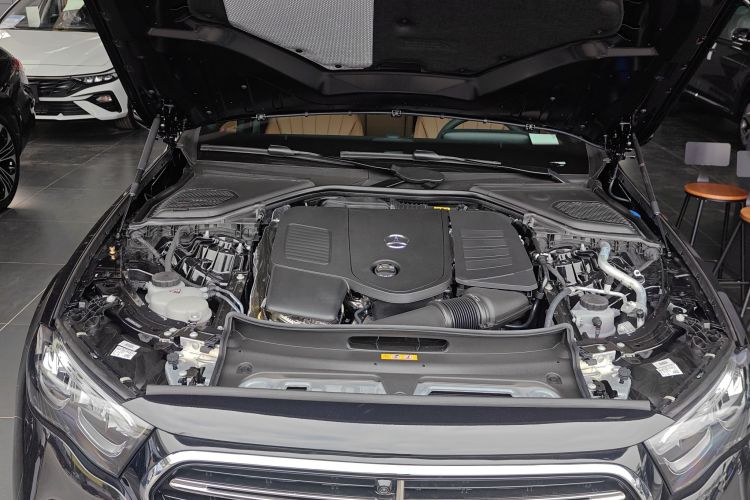 奔驰E级 2025款 改款 E 300 L 豪华型机舱底盘24