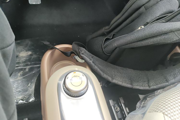 五菱汽车 宏光MINIEV 2025款 四门版 进阶款中控内饰18