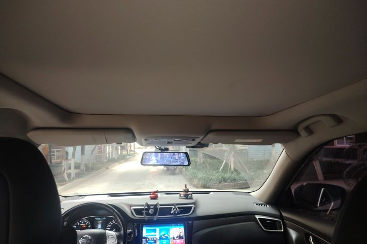 日产 奇骏 2014款 2.0L CVT舒适版 2WD局部细节22