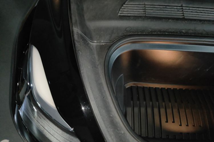 特斯拉 Model Y 2022款 改款 后轮驱动版局部细节9006