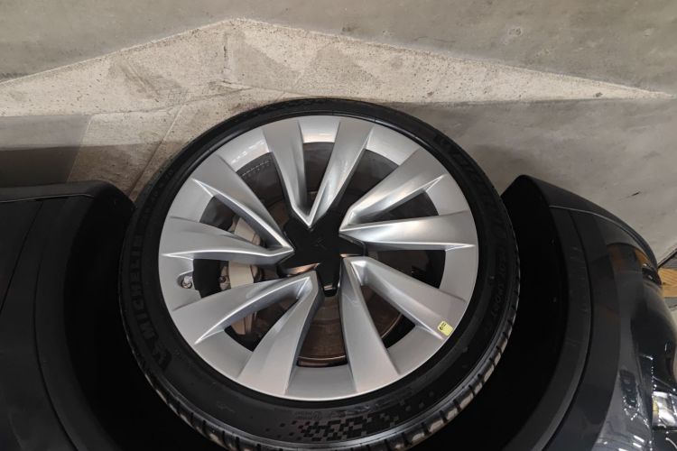 特斯拉 Model Y 2025款 长续航全轮驱动 首发版车身外观6007