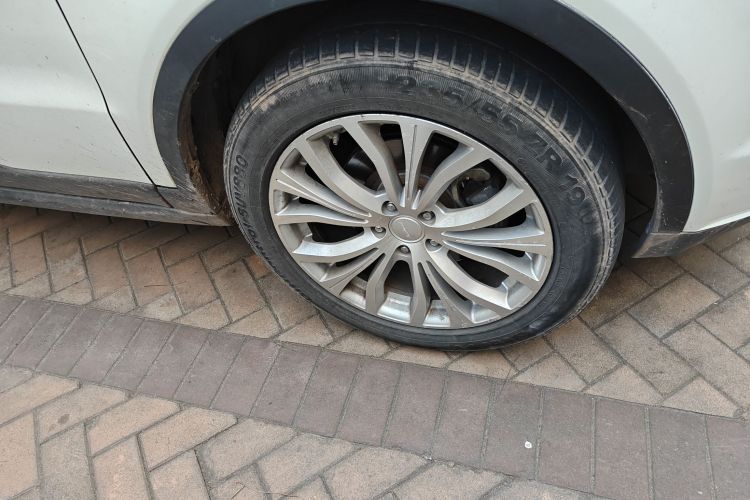 陆风X7 2016款 2.0T 全景尊贵版车身外观10