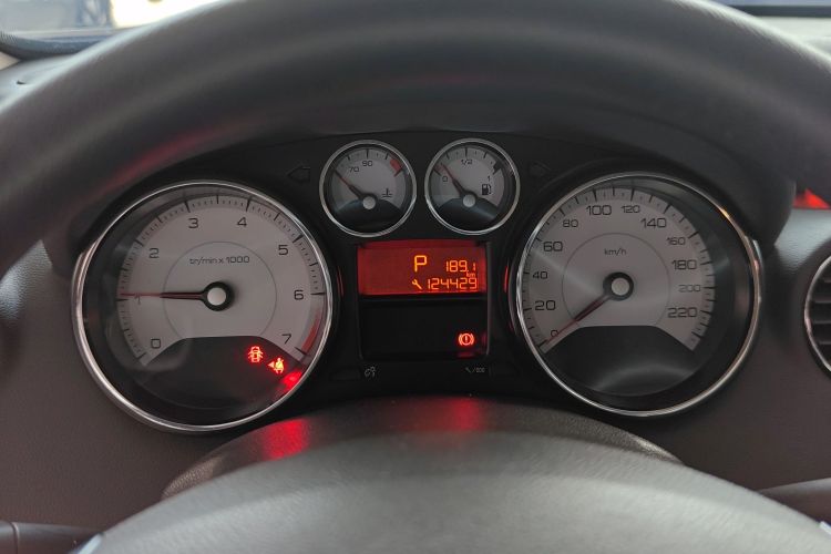 标致408 2013款 2.0L 自动舒适版中控内饰14