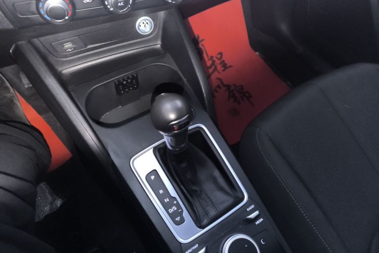 奥迪Q2L 2020款 35 TFSI 进取动感型中控内饰18