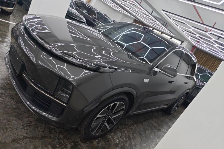 理想汽车 理想L8 2024款 Ultra车身外观4