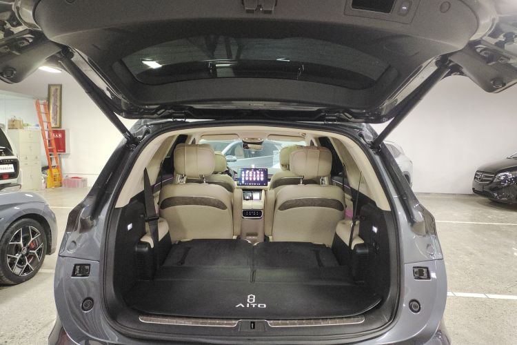 鸿蒙智行 问界M7 2022款 1.5T 四驱豪华版机舱底盘23