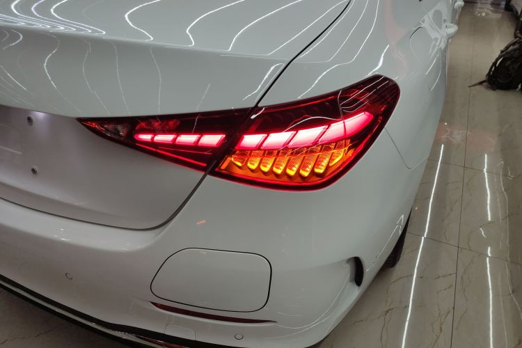 奔驰C级新能源 2023款 C 350 eL车身外观9