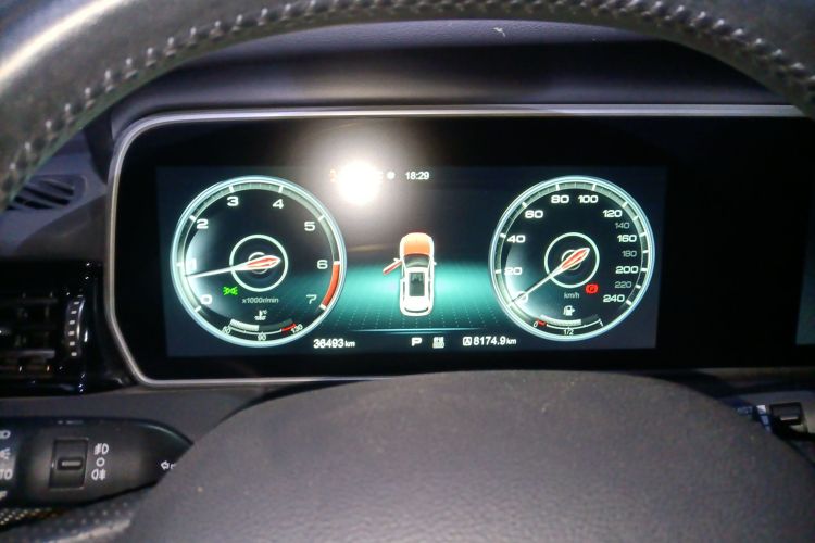 红旗HS5 2019款 2.0T 智联旗享版中控内饰14