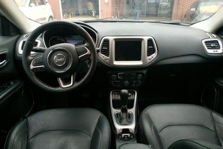 Jeep 指南者 2017款 200T 自动家享版中控内饰12