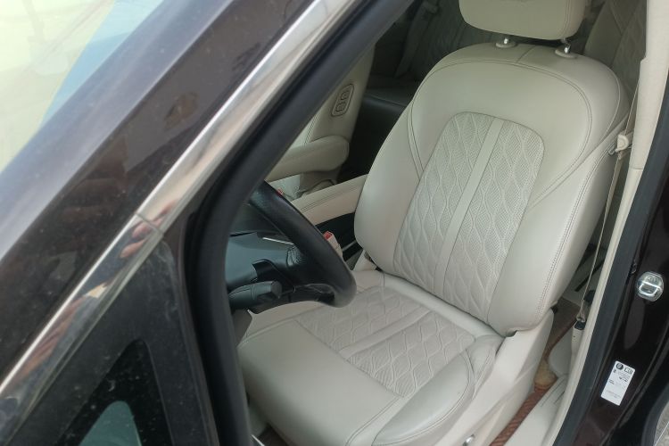 别克GL8 2020款 Avenir艾维亚 六座贤礼版中控内饰19