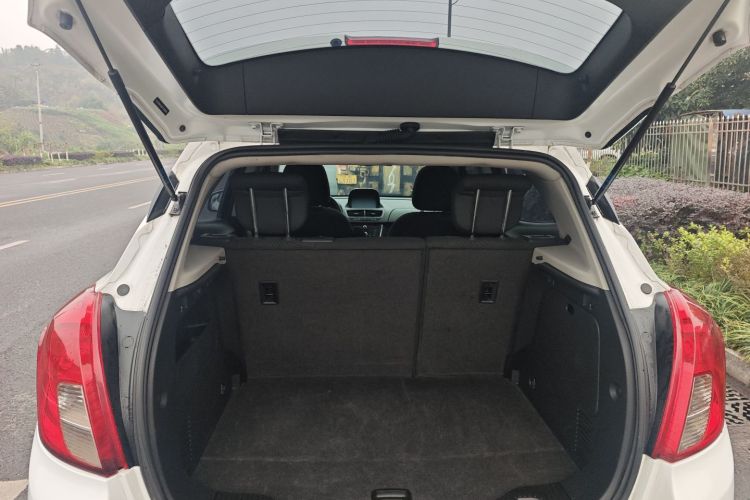 别克 昂科拉 2014款 1.4T 自动两驱都市精英型机舱底盘23