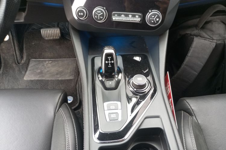 领克03 2021款 2.0TD 自动劲 冠军版中控内饰18