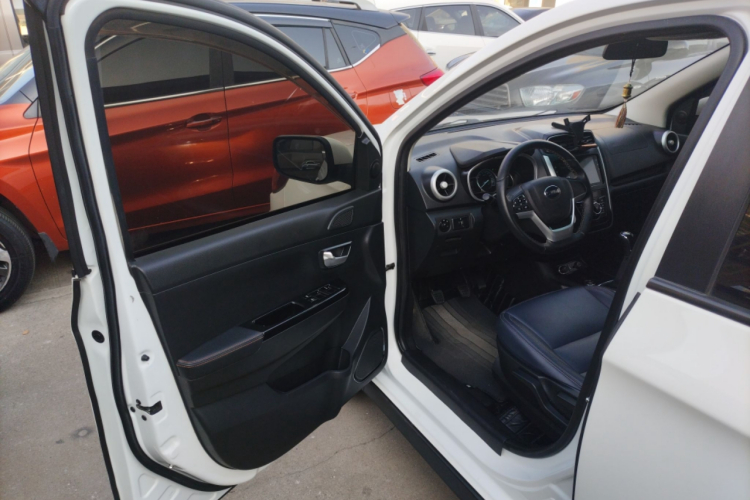 SWM斯威汽车 SWM斯威X3 2021款 1.5L 手动舒适型 7座中控内饰20