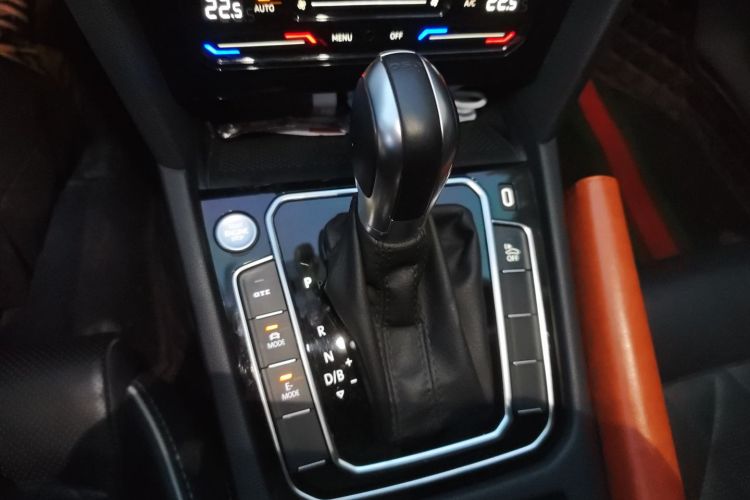 大众 迈腾GTE插电混动 2022款 GTE 豪华型中控内饰18