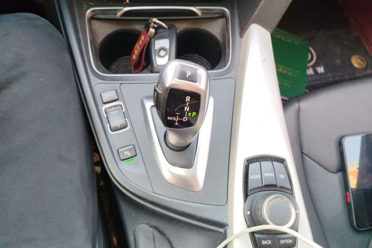 宝马3系 2016款 320Li 进取型中控内饰18