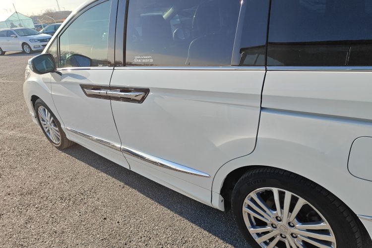 本田 艾力绅 2016款 2.4L 风尚版车身外观4