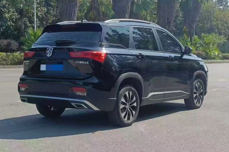 宝骏530 2021款 全球车周年纪念版 1.5T CVT豪华型 5座车身外观7