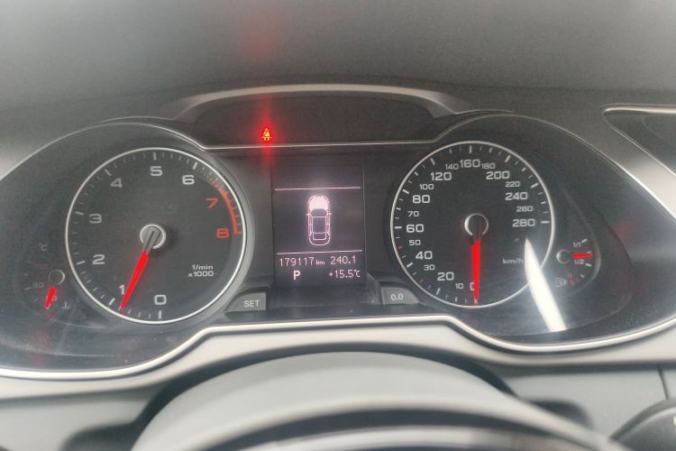 奥迪A4L 2013款 35 TFSI 自动舒适型局部细节14