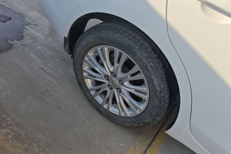 别克 英朗 2015款 15N 手动精英型车身外观6003