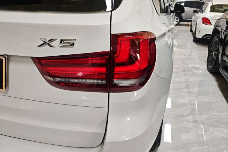 宝马X5(进口) 2015款 xDrive28i车身外观9