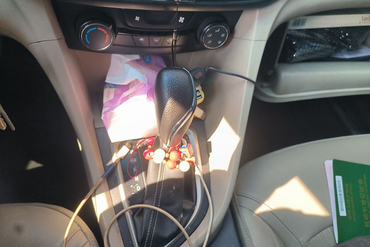 别克 英朗 2016款 15N 自动精英型中控内饰18