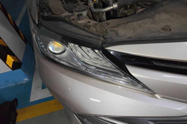 丰田 凯美瑞 2018款 2.0G 豪华版车身外观8