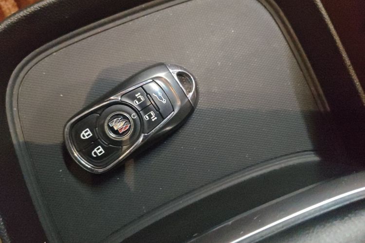 别克GL8 2021款 ES陆尊 653T 旗舰型中控内饰11