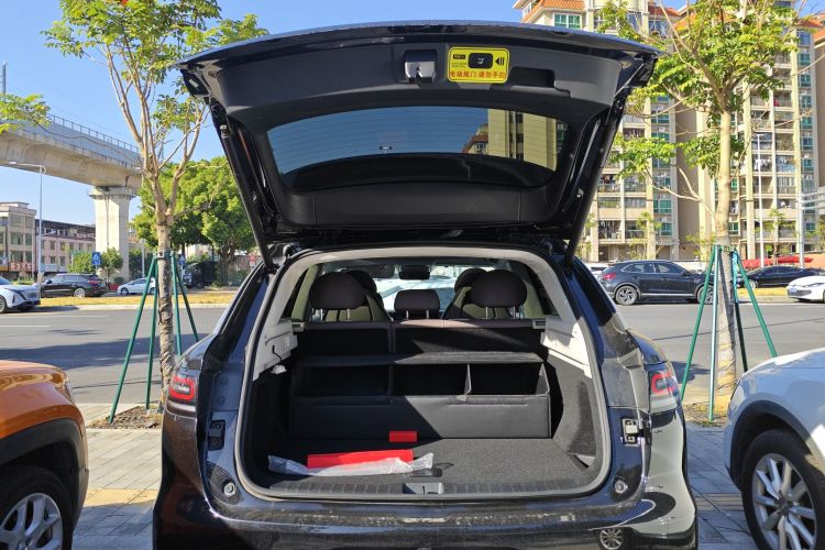 零跑汽车 零跑C11 2023款 增程 285智享版机舱底盘23