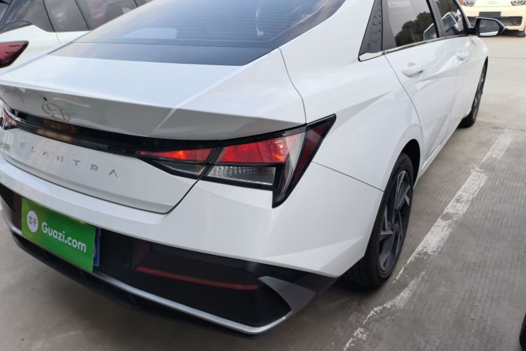 现代 伊兰特 2023款 1.5L CVT GLX精英版车身外观6006