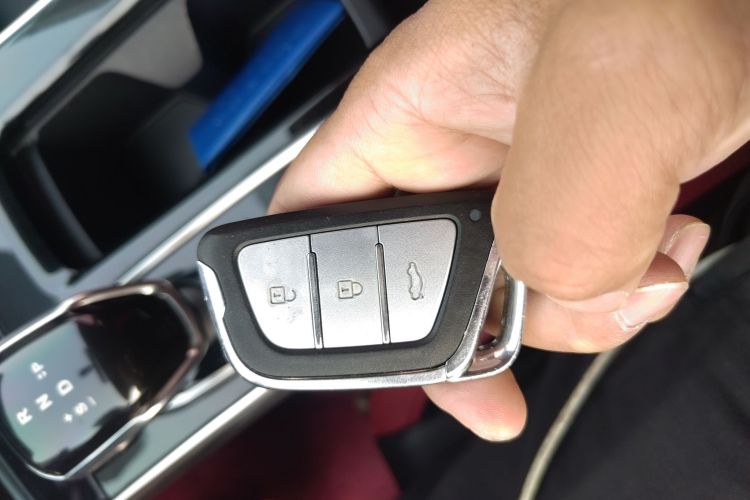 思皓X8 2021款 300T DCT尊贵智联版 5座中控内饰11