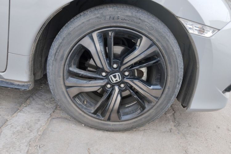 本田 思域 2019款 220TURBO CVT燃动版 国VI车身外观10