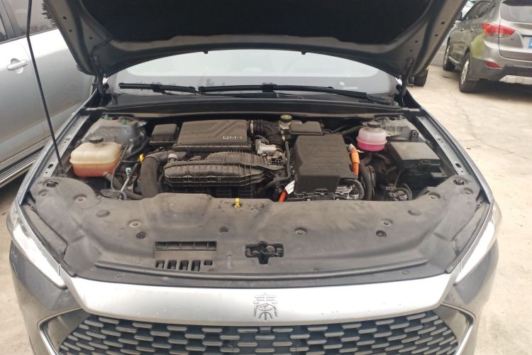 比亚迪 秦PLUS 2024款 荣耀版 DM-i 55KM领先型机舱底盘24