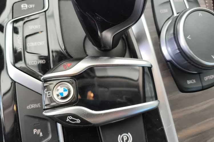 宝马5系新能源 2020款 里程升级版 530Le 豪华套装中控内饰11